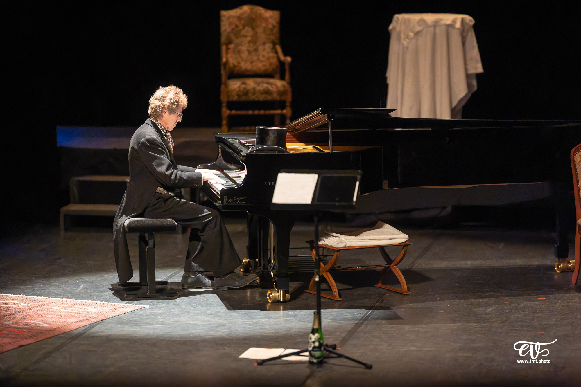 DANS LE SALON DE ROSSINI